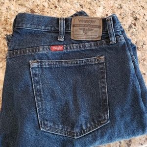 Dark Denim Wrangler relaxed fit 38x32